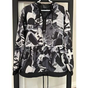 NIKE Just Do It Newsprint Pullover Hooded Windbreaker 1/2 Zip Jacket Small S